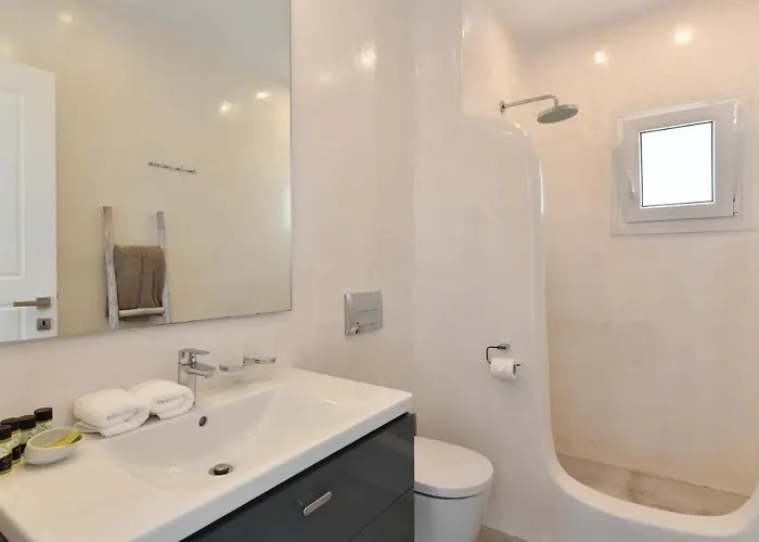 Vakantiehuis Infinity Sea View Hillside With Private Pool Páros